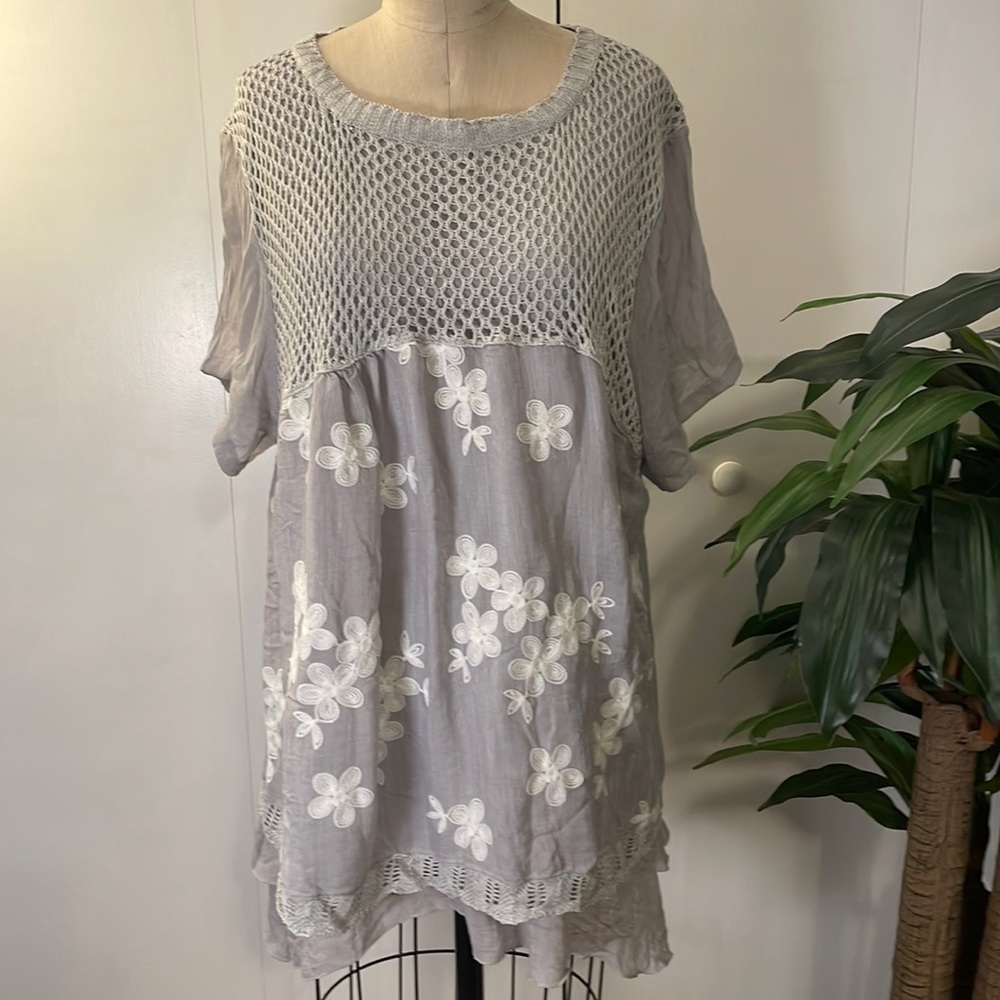 Simply Couture Light Gray Crochet Overlay Floral Tunic